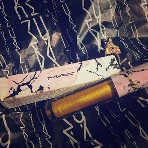 Nature Freak MAC Lipglass